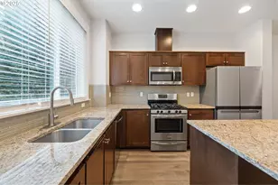 172 NE 79th Ave, Hillsboro, OR 97006 - Photo 13