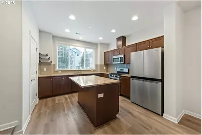 172 NE 79th Ave, Hillsboro, OR 97006 - Photo 11