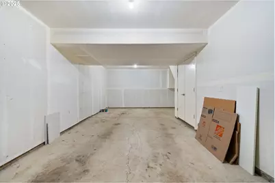 172 NE 79th Ave, Hillsboro, OR 97006 - Photo 5