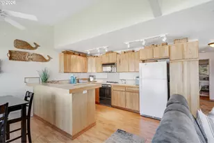 137 S Pacific St, Rockaway Beach, OR 97136 - Photo 13