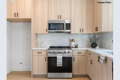 4368 NE Going St, Portland, OR 97218 - Photo 5