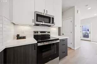 1722 SE Sherrett St, Portland, OR 97202 - Photo 13