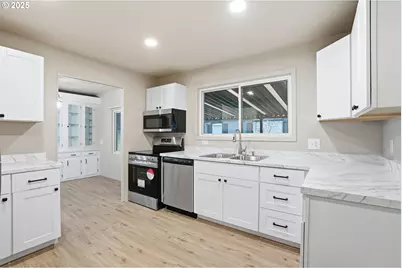 21100 NE Sandy Blvd #59, Fairview, OR 97024 - Photo 9