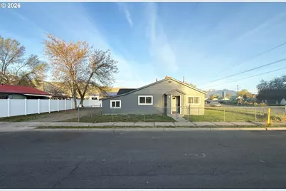 2475 9th St, Baker City, OR 97814 - Photo 1