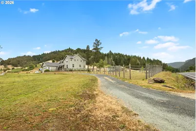 3802 North Myrtle Rd, Myrtle Creek, OR 97457 - Photo 1