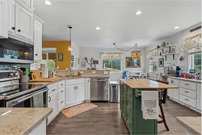 3802 North Myrtle Rd, Myrtle Creek, OR 97457 - Photo 5