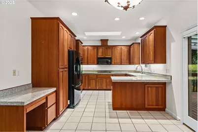 610 Holly Ave, Cottage Grove, OR 97424 - Photo 9