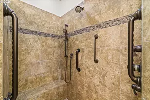 610 Holly Ave, Cottage Grove, OR 97424 - Photo 13