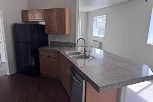 746 E Catherine Ave, Hermiston, OR 97838 - Photo 11