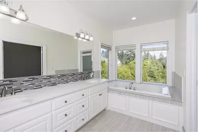 10520 SE Isaac Dr, Happy Valley, OR 97086 - Photo 13