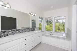 10520 SE Isaac Dr, Happy Valley, OR 97086 - Photo 13