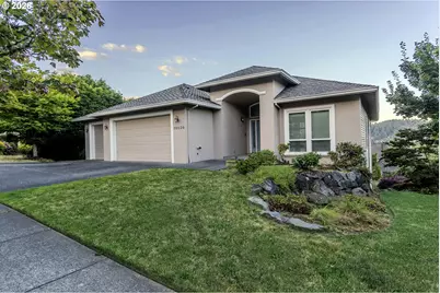 10520 SE Isaac Dr, Happy Valley, OR 97086 - Photo 1