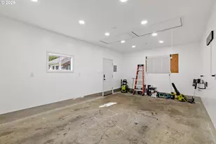 2916 SE 85th Ave, Portland, OR 97266 - Photo 37