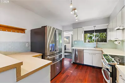 2916 SE 85th Ave, Portland, OR 97266 - Photo 5