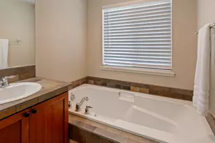 28745 SW Costa Cir E, Wilsonville, OR 97070 - Photo 33