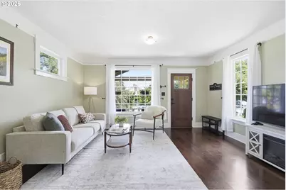 9314 N Ivanhoe St, Portland, OR 97203 - Photo 5