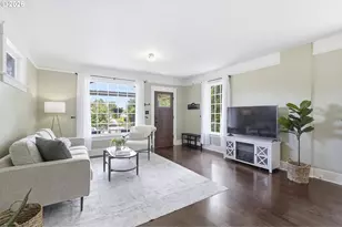 9314 N Ivanhoe St, Portland, OR 97203 - Photo 7