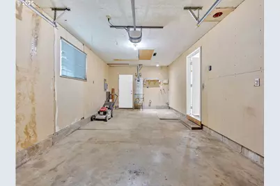 821 SW 14th St, Troutdale, OR 97060 - Photo 27