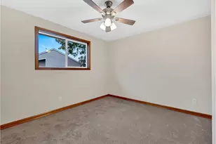 821 SW 14th St, Troutdale, OR 97060 - Photo 21