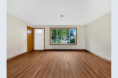 821 SW 14th St, Troutdale, OR 97060 - Photo 7