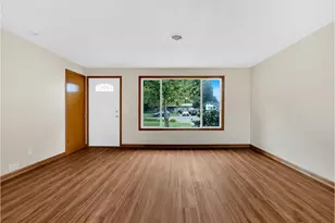 821 SW 14th St, Troutdale, OR 97060 - Photo 7