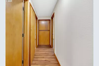 821 SW 14th St, Troutdale, OR 97060 - Photo 13