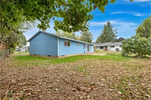 821 SW 14th St, Troutdale, OR 97060 - Photo 23