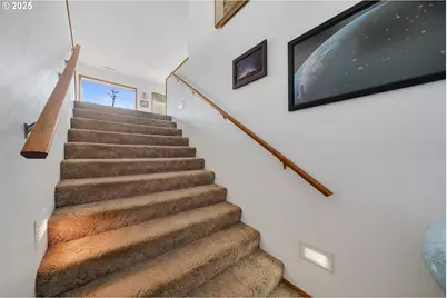 305 Cypress Ave, Garibaldi, OR 97118 - Photo 11