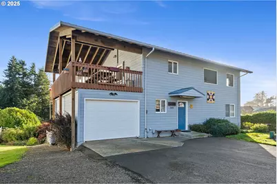 305 Cypress Ave, Garibaldi, OR 97118 - Photo 3