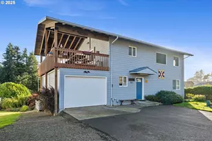 305 Cypress Ave, Garibaldi, OR 97118 - Photo 3