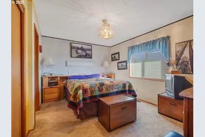 305 Cypress Ave, Garibaldi, OR 97118 - Photo 13