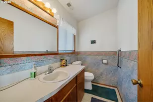 305 Cypress Ave, Garibaldi, OR 97118 - Photo 11