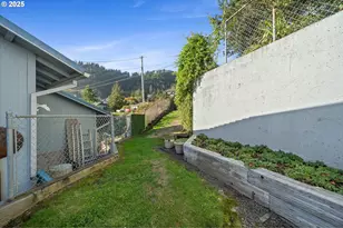 305 Cypress Ave, Garibaldi, OR 97118 - Photo 29