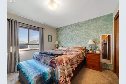 305 Cypress Ave, Garibaldi, OR 97118 - Photo 15