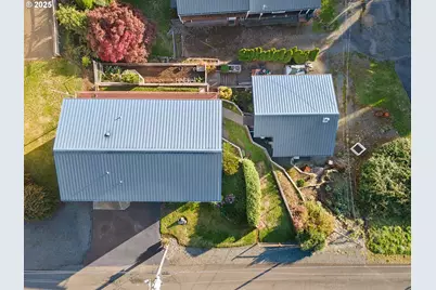 305 Cypress Ave, Garibaldi, OR 97118 - Photo 31