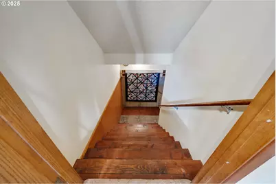 305 Cypress Ave, Garibaldi, OR 97118 - Photo 21