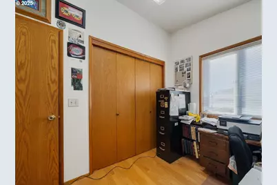 305 Cypress Ave, Garibaldi, OR 97118 - Photo 9