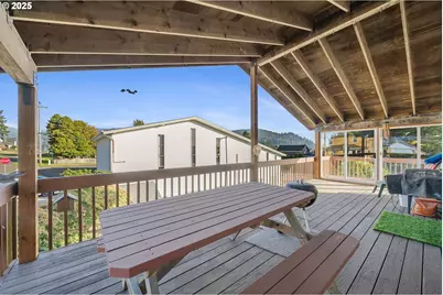 305 Cypress Ave, Garibaldi, OR 97118 - Photo 7