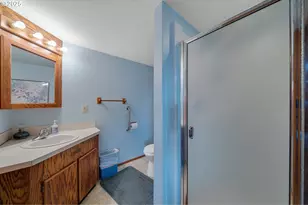 305 Cypress Ave, Garibaldi, OR 97118 - Photo 27