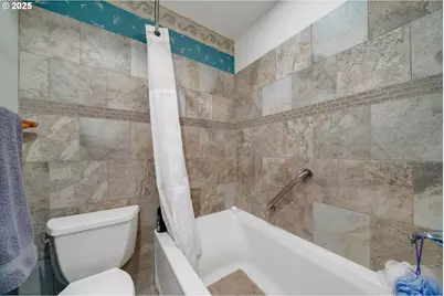 305 Cypress Ave, Garibaldi, OR 97118 - Photo 17