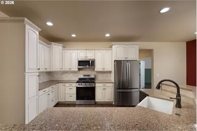 20246 Gaines Ct, Bend, OR 97702 - Photo 11