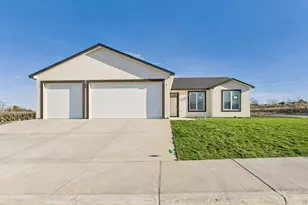 1291 SE 9th St, Hermiston, OR 97838 - Photo 9