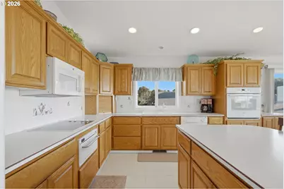 17490 Ocean Blvd, Rockaway Beach, OR 97136 - Photo 7