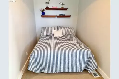 719 12th Ave, Seaside, OR 97138 - Photo 9