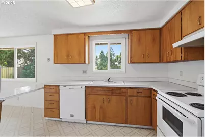 2070 Don Juan Ave, Eugene, OR 97408 - Photo 13