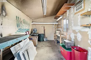 1800 Lakewood Ct, Eugene, OR 97402 - Photo 27