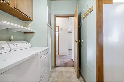 1800 Lakewood Ct #158, Eugene, OR 97402 - Photo 5