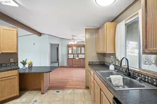 1800 Lakewood Ct, Eugene, OR 97402 - Photo 9