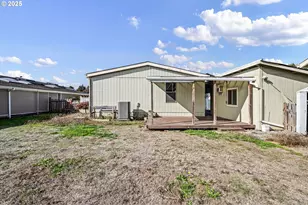 1800 Lakewood Ct, Eugene, OR 97402 - Photo 23