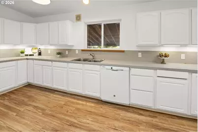 89022 Welch Rd, Astoria, OR 97103 - Photo 15